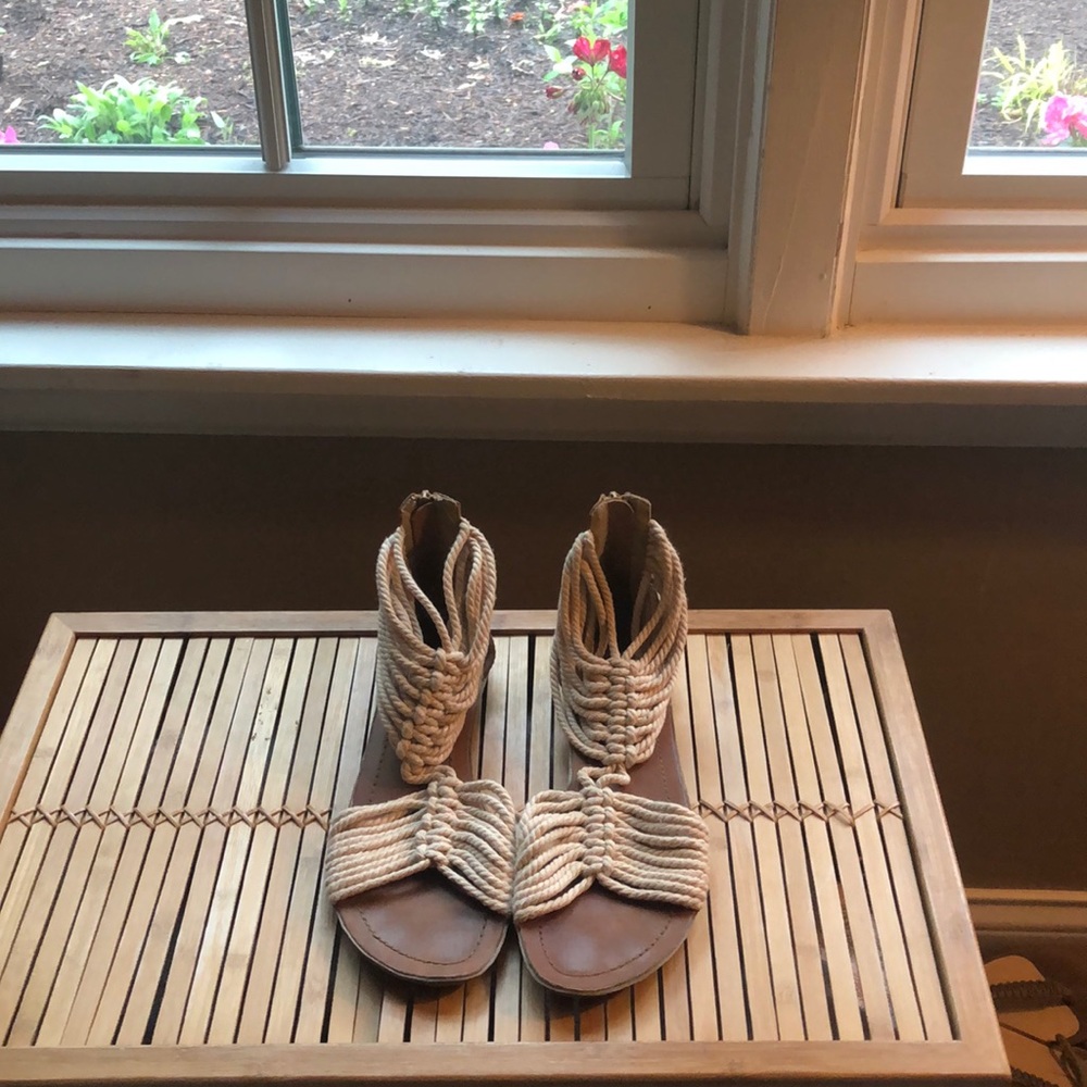 Size 8.5 sandals